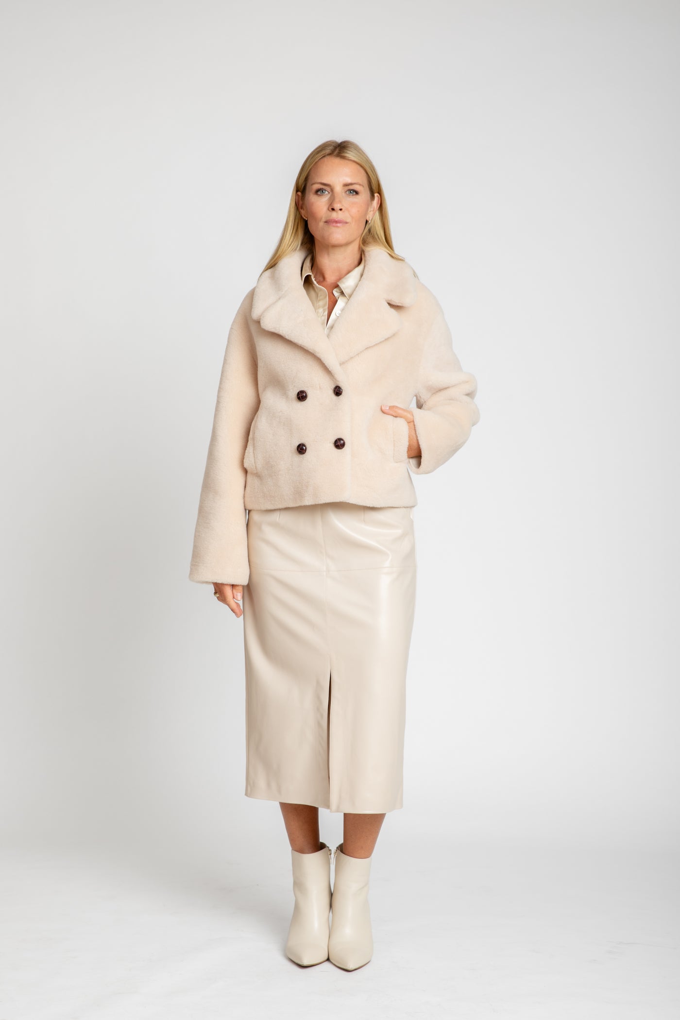 The Bella Sherpa Coat | Champagne