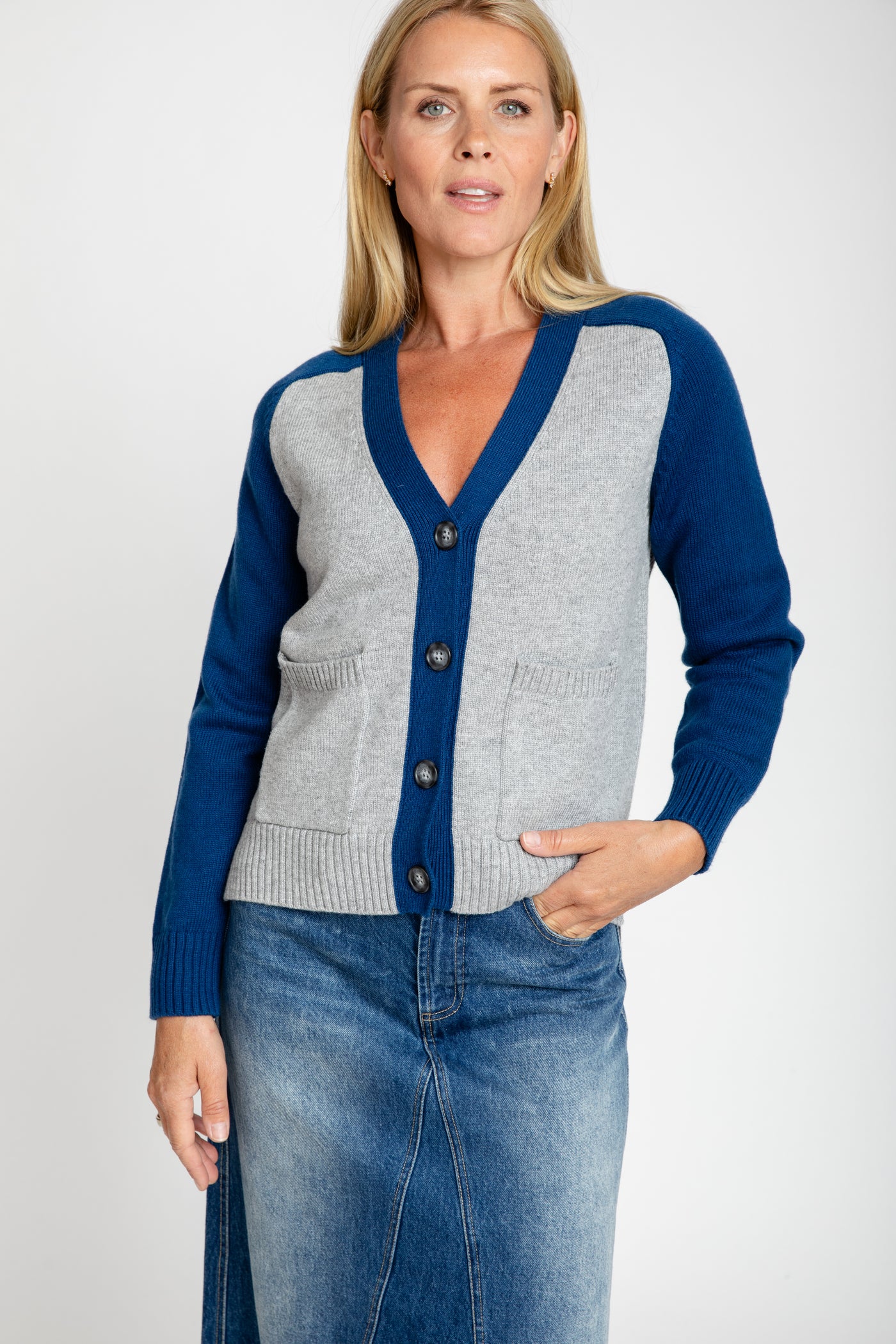 The Georgie Color Block Cardigan | Dove Gray Combo